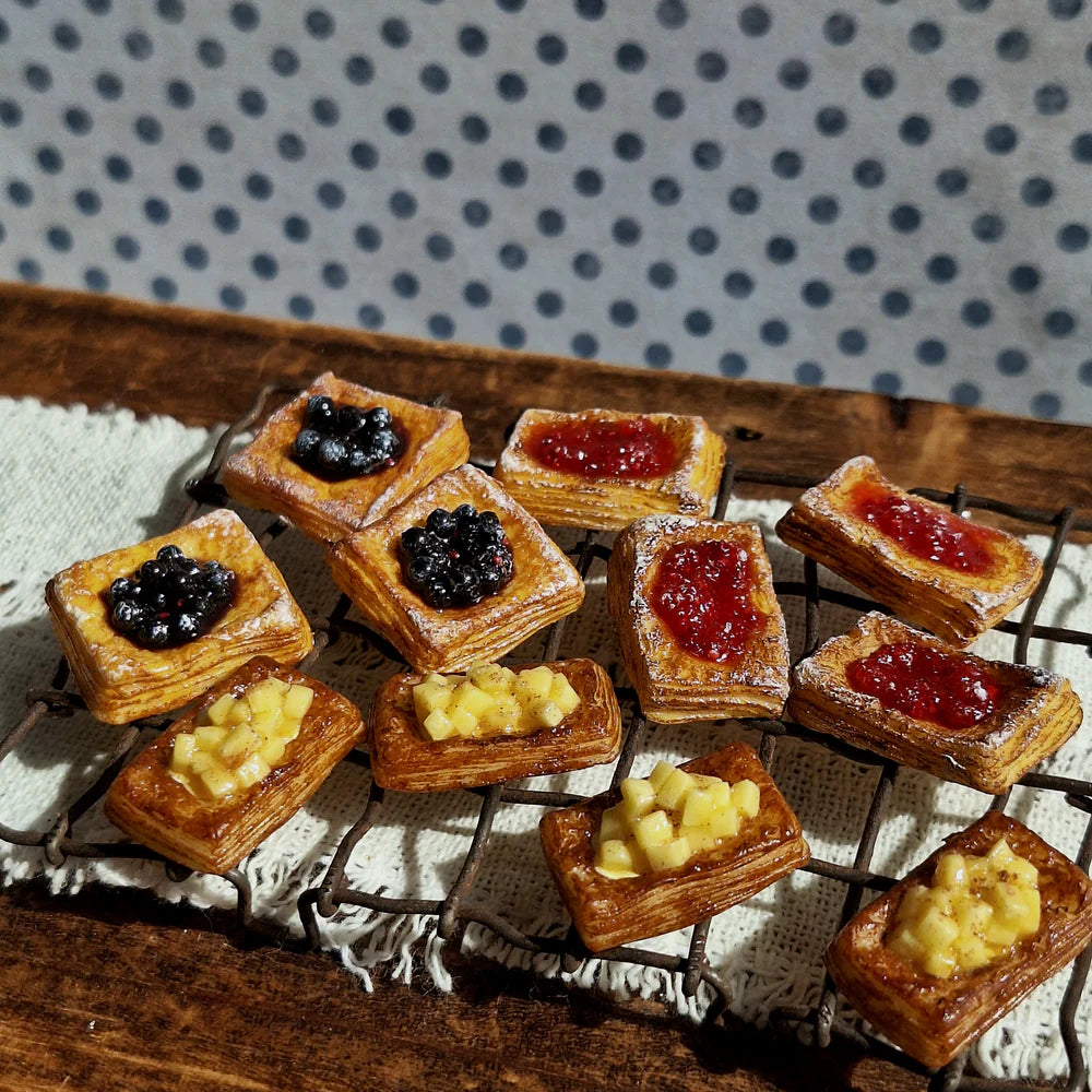 Ratatouille Miniatures | Single Blueberry Danish