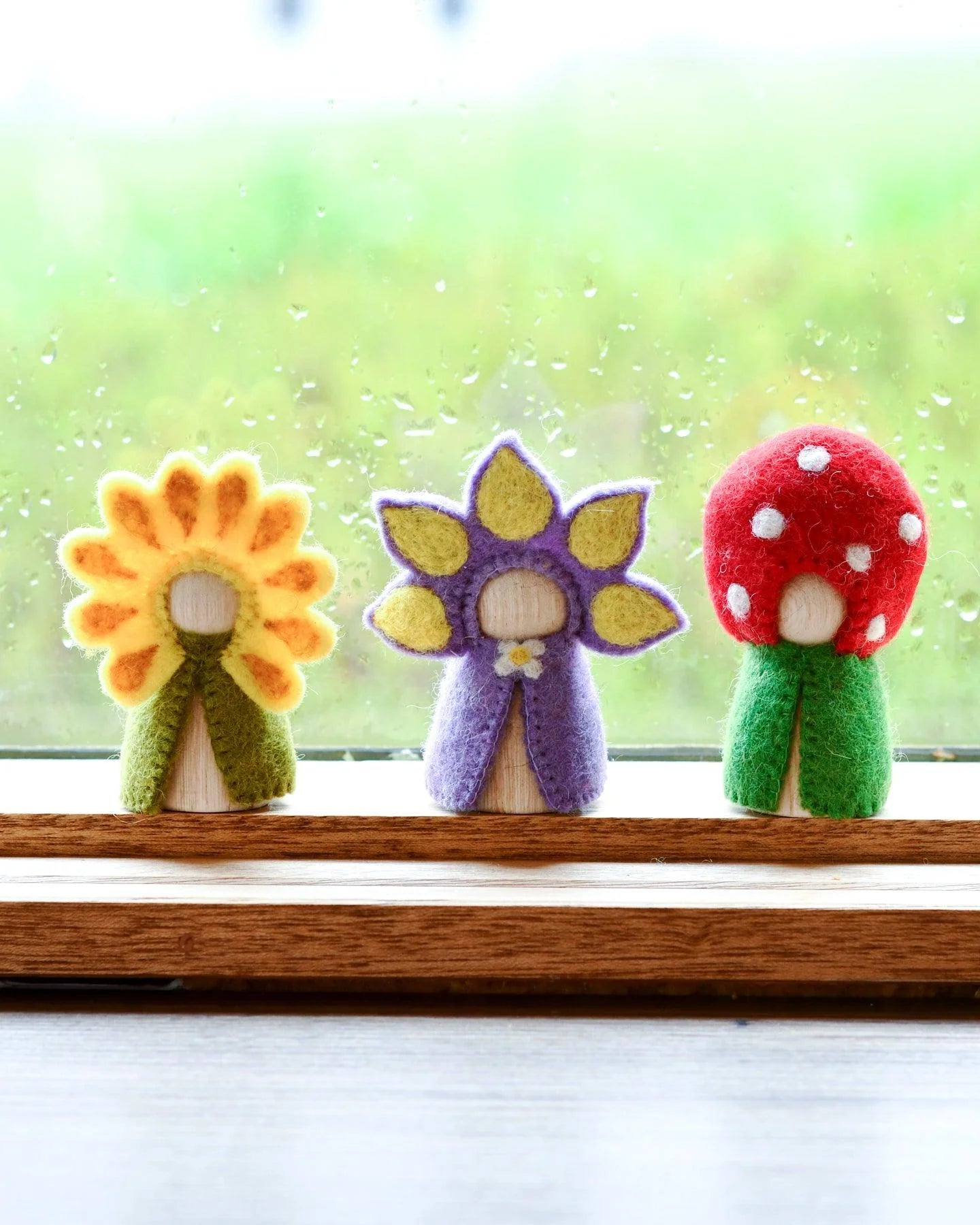Tara Treasures | Peg Dolls (various)