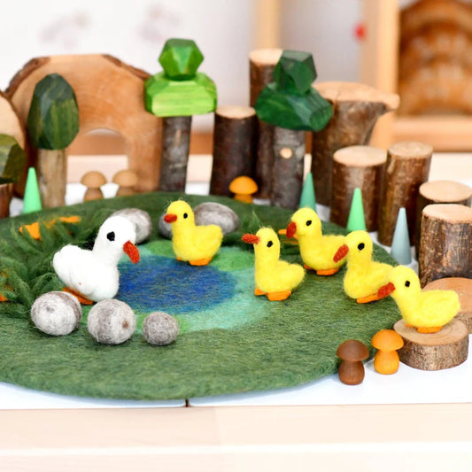 Tara Treasures | Playscape - Duck Pond (with 6 ducks)