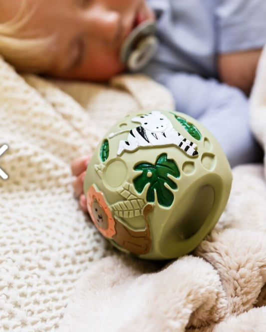 Tikiri | Safari Green Grabbing Ball Natural Rubber