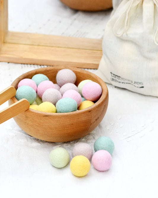 Tara Treasures | Felt Balls in a Pouch - Pastel