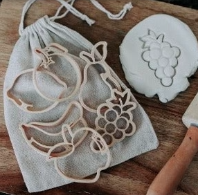 Kinfolk Pantry | Eco Cutter Set - Fruit