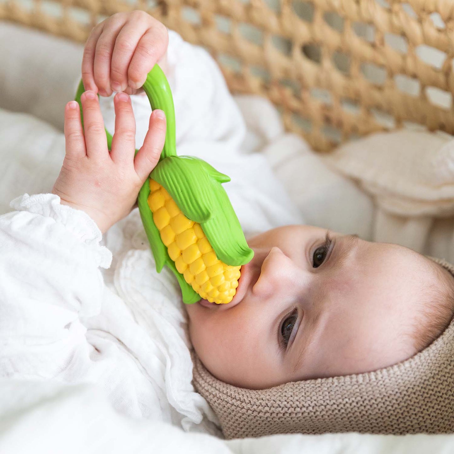 Oli & Carol | Corn Rattle