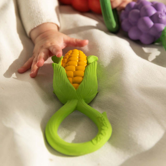 Oli & Carol | Corn Rattle