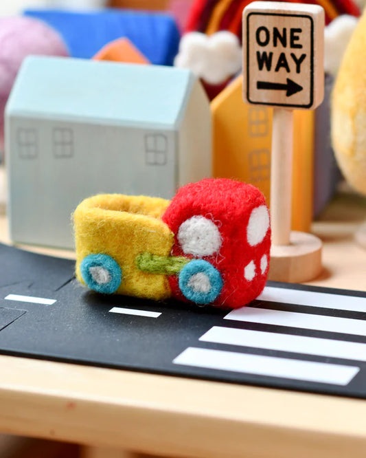 Tara Treasures | Felt Truck