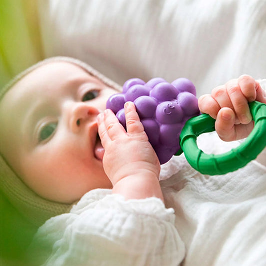 Oli & Carol | Grape Rattle