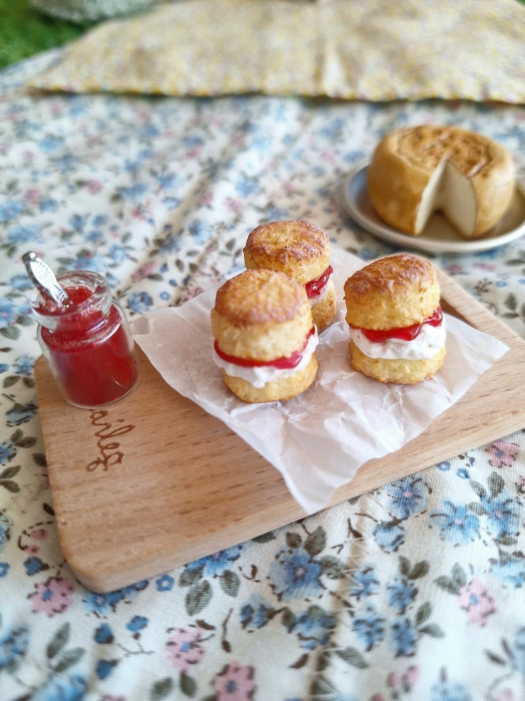 Ratatouille Miniatures | Scone with Cream & Jam