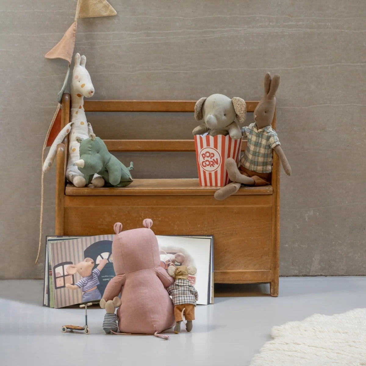 Maileg | Book - Louimax Dreams of Being an Adult