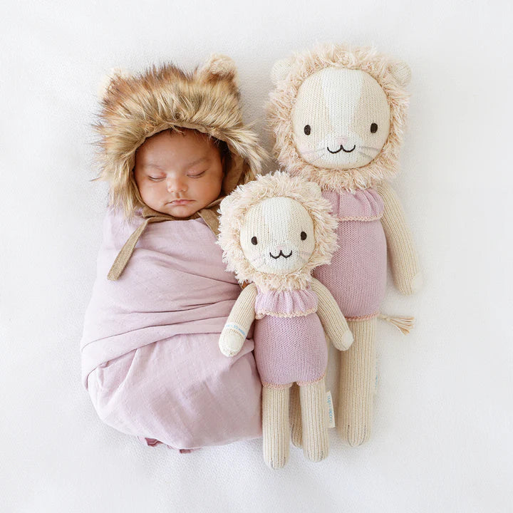 cuddle + kind | Savannah the Lion