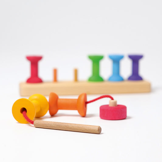 GRIMMS | Bobbins Small Threading Game