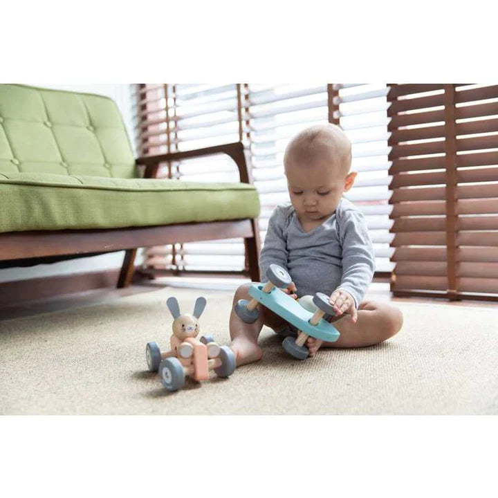 Plan toys top racing car