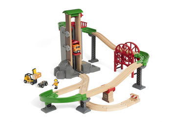 BRIO | Lift and Load Warehouse Set 32  pcs